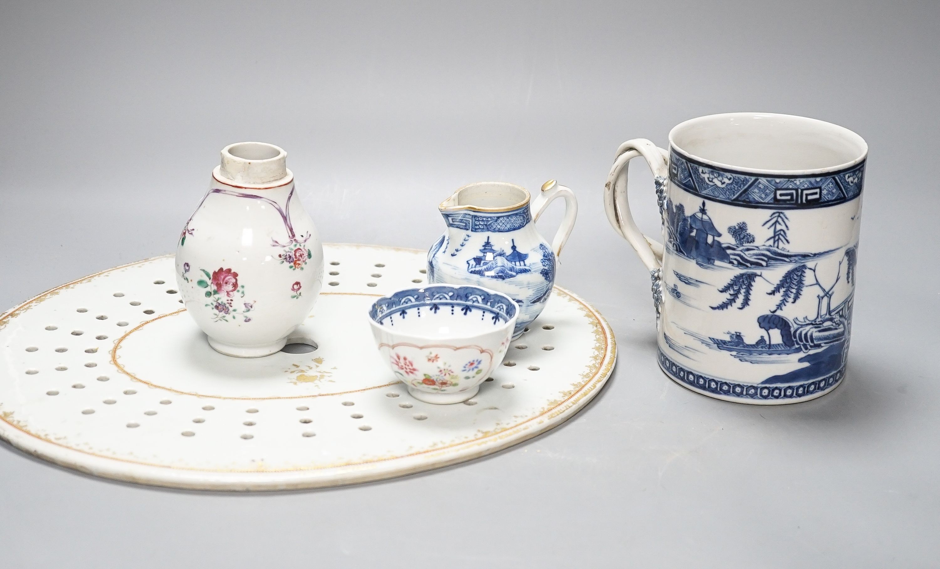 A group of 18th-20th century Chinese ceramics 35cm